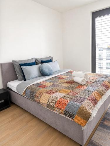 SunsetSkylineApartment