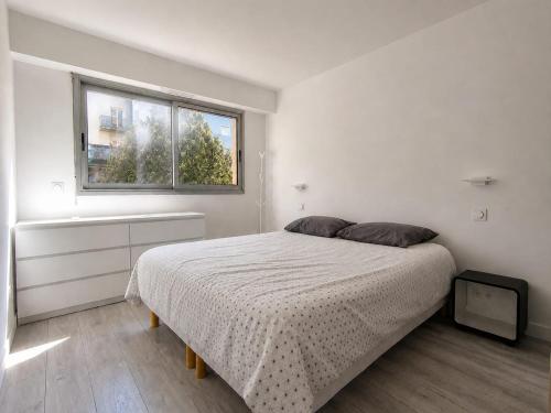 Charming Apartment with Terrace & Secure Parking