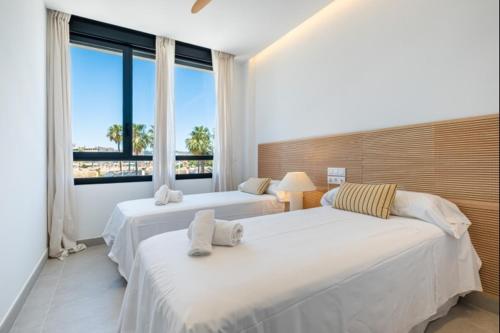 Luxury Penthouse Pool & Terraces