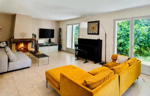 Elegant Cannes Villa 4-5 Bedrooms Walk to Palais & Beaches
