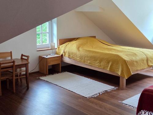 Bright top-floor apartment with terrace - 2 bedrooms - quiet area, 20 min to center