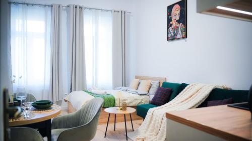 Comfy Apartment Self Check-in 2min from Main Station Old Town D-Apartments