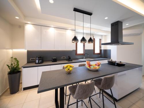 Old Town 7 min - Free Airport Pickup - 6BR Villa