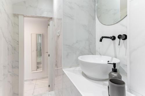Atenea Deluxe Apartment
