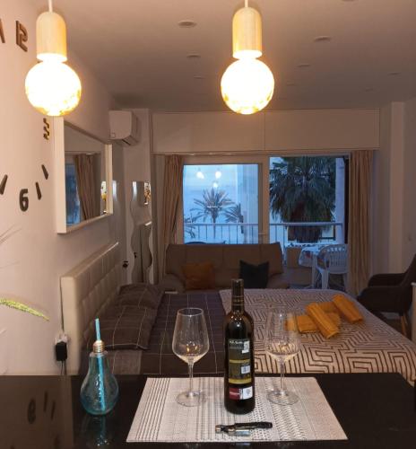 Comfortable studio in Marbella with sea views