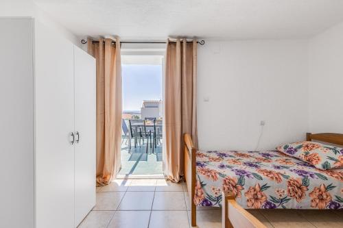 Apartments Villa Mavi Novalja Center