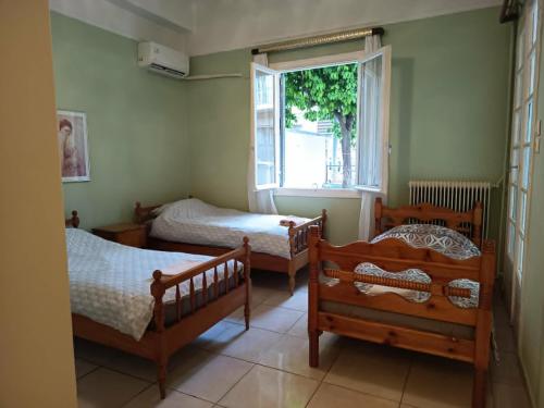 3 beds room with garden 5' from metro