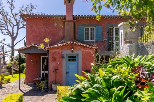Quinta Belmonte with Private Heated Pool in Funchal