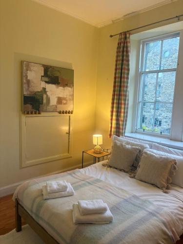 Charming Old Schoolhouse Apartment in Dean Village photo 6