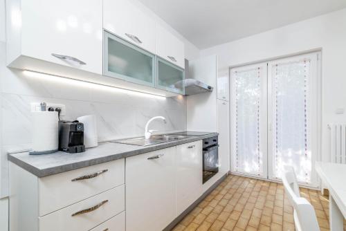 Apartments with parking space Umag - 21460