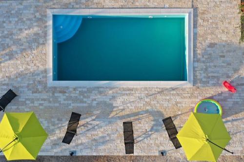 Rooms with a swimming pool Pirovac, Sibenik - 25538