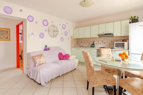 Apartments with parking space Okrug Gornji, Ciovo - 25683