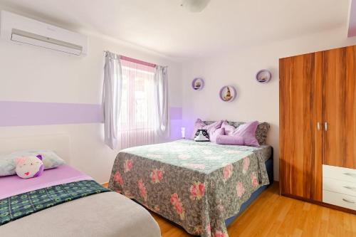 Apartments with parking space Okrug Gornji, Ciovo - 25683