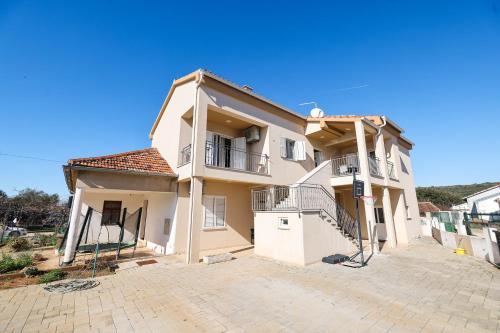 Apartments with parking space Sukosan, Zadar - 25970