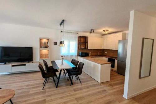 Apartments by the sea Barbat, Rab - 26007