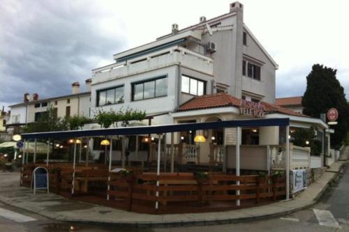 Apartments by the sea Punat, Krk - 26017