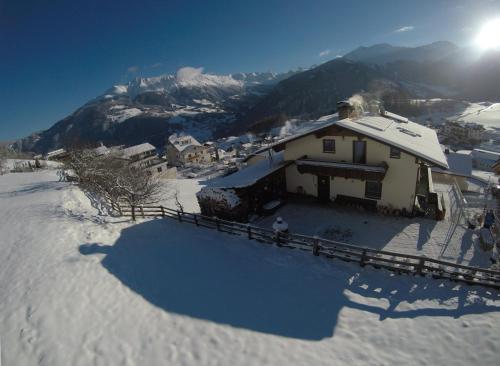 Nespecifikovaný výhled na hory nebo výhled na hory při pohledu z apartmánu