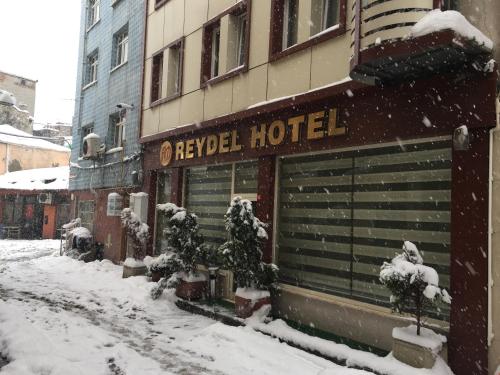 Reydel Hotel saat musim dingin