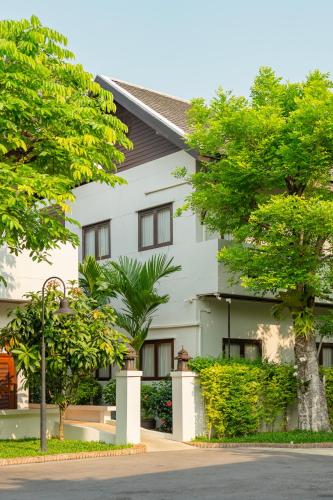Rimping Village — Property building
