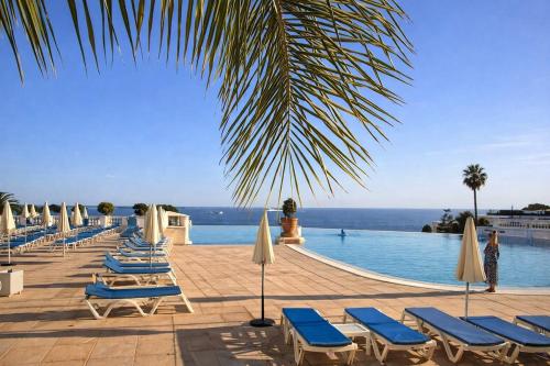 Beautiful 2-bedroom apartment - pool - private park - tennis