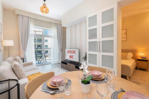 Free housekeeping visits during your stay - StayShort - Spectacular 1-Bedroom perfect for 4 in The Greens
