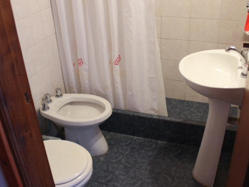 A bathroom at Hotel Demi