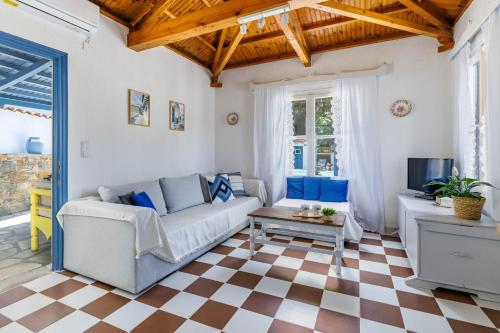 The Blue Cottage - Family friendly and peaceful