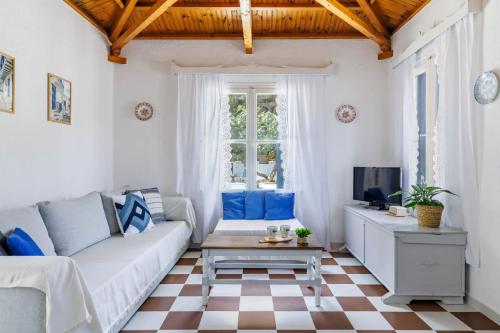 The Blue Cottage - Family friendly and peaceful