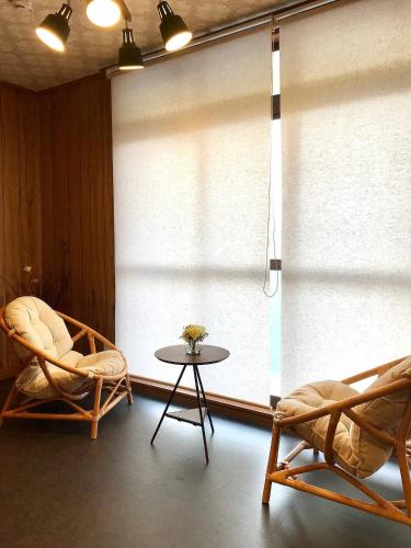 雅 Private Entire House, Sleeps 11, Direct Access to Kansai Airport, 5-Min Walk to Tengachaya Station, Close to Namba & Shinsekai!