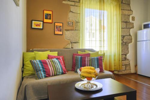 Top Center Room & Apartment
