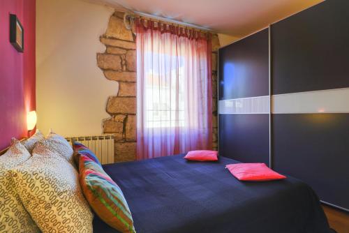 Cama o camas de una habitación en Top Center Room & Apartment