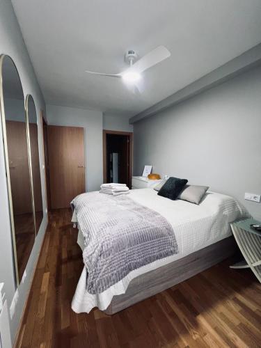 a bedroom with a large bed in a room at Real 92 in Arguedas