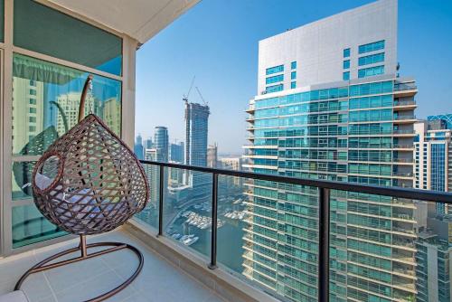 Free housekeeping visits during your stay - StayShort - Warm & Cozy 1-Bedroom Stay for 4 in Dubai Marina