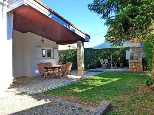 Apartment with A - C in Njivice-Insel Krk 57995