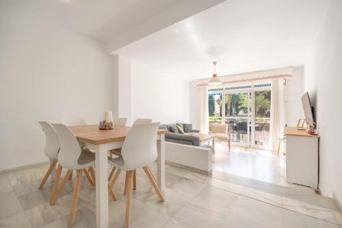 Costa Lago Garden - Los Alamos Beach Apartment
