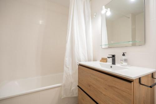 Costa Lago Garden - Los Alamos Beach Apartment