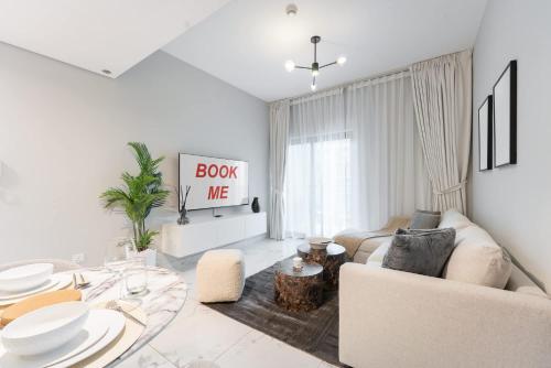Free housekeeping visits during your stay - StayShort - Dubai South apartment for 4 in a Great Location
