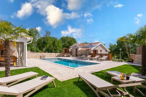 Villa Izvor, Charming Stone 4-bedroom Villa in a Makarska hinterland