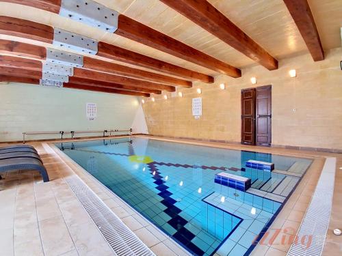 Gallery image of Enchanting Villa Retreat with 5 Bedrooms in Gozo in Għarb