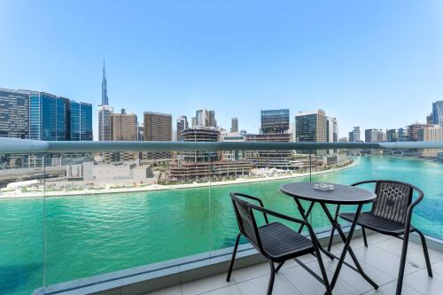 Free housekeeping visits during your stay - StayShort - Stunning 1 Bed in Business Bay that Sleeps 4 with Burj Views
