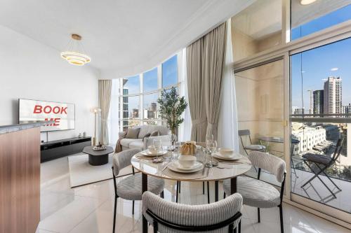 Free housekeeping visits during your stay - StayShort - Stylish 1-Bedroom Home Sleeps 4 in JVC