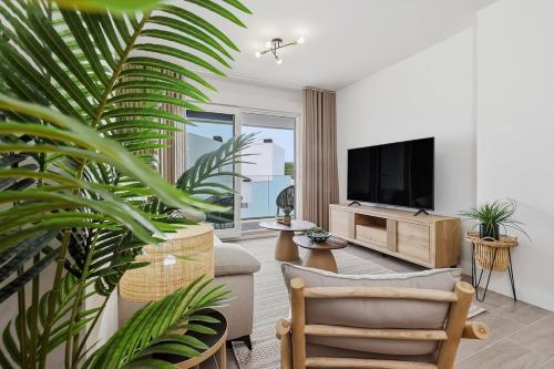 3 Bedroom Apartment with Pool Views Atica Estepona