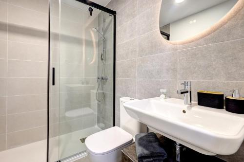 3 Bedroom Apartment with Pool Views Atica Estepona