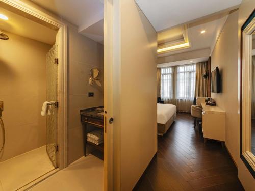 Deluxe King Room with Sofa Bed
