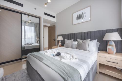 Free housekeeping visits during your stay - StayShort - Cozy 1-Bedroom Apartment Perfect for 4 in JVC