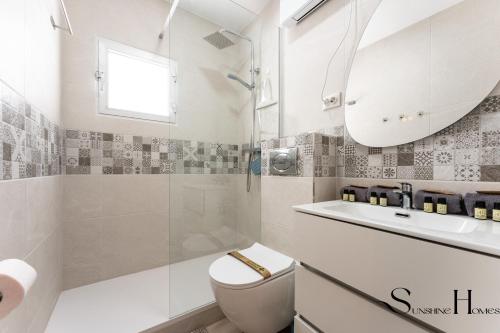 Bright central 2BR Stay Balcony & Sea View
