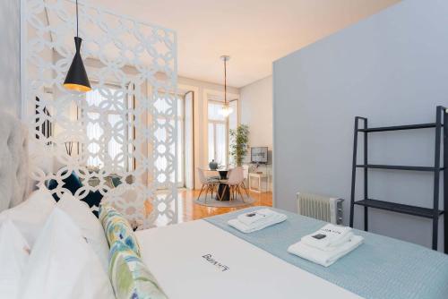 Liiiving in Porto - Blue Stylish Studio