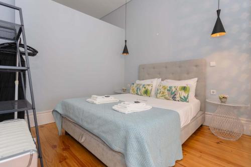 Liiiving in Porto - Blue Stylish Studio