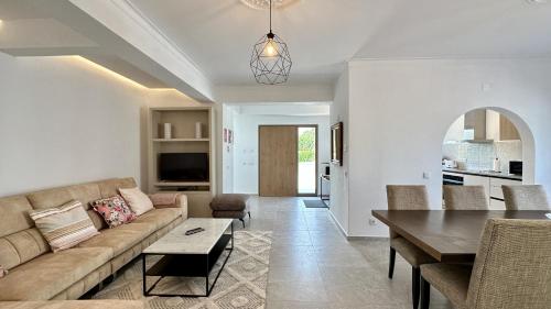 Alfarroba - Heated Pool - 10 Pax - Quarteira