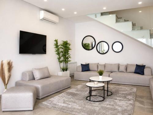 Elegant Villa in Gammarth with Private Indoor Pool
